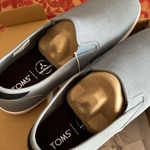 Toms Men Shoes…Size 12
